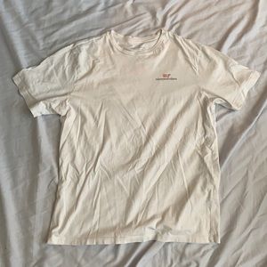 Vineyard vines t shirt